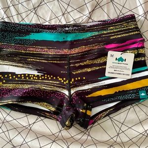 BNWT WOD BOTTOM CROSSFIT SHORTS! M 💗⚡️💜💛